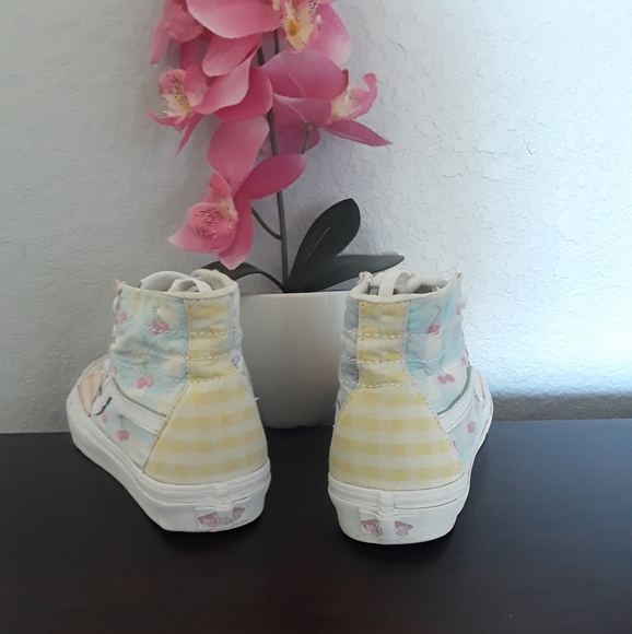 Vans.  High Top Shoes. Size: 7.5 - Picture 5 of 6
